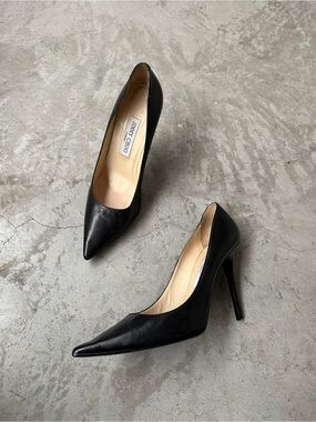 Jimmy Choo black leather pump, heel pointy toe classic 38